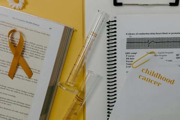 Comment les animaux de compagnie dynamisent la santé des personnes âgées : un atout pour le bien-être des seniors